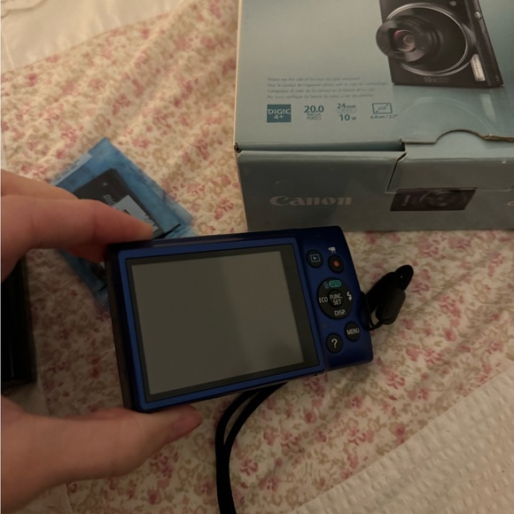 Canon PowerShot ELPH 150 IS Digital camera - Picture 5 of 6